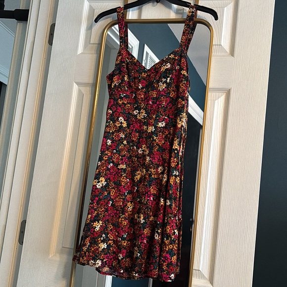 Old Navy floral dress - Picture 2 of 6